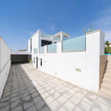 Stylish With Views, Cleaning Included Torremendo